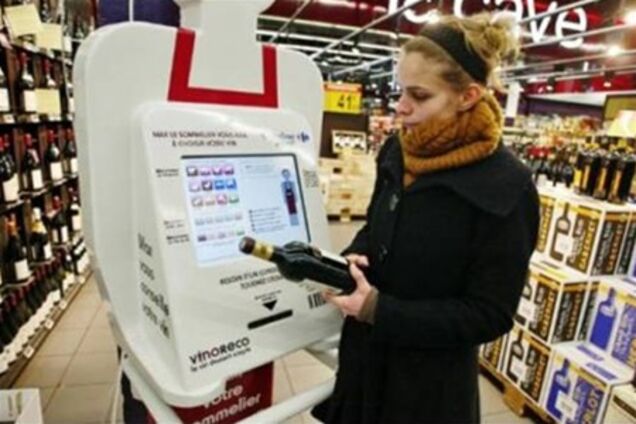 В 35 супермаркетах Франции установили электронные сомелье Max le sommelier
