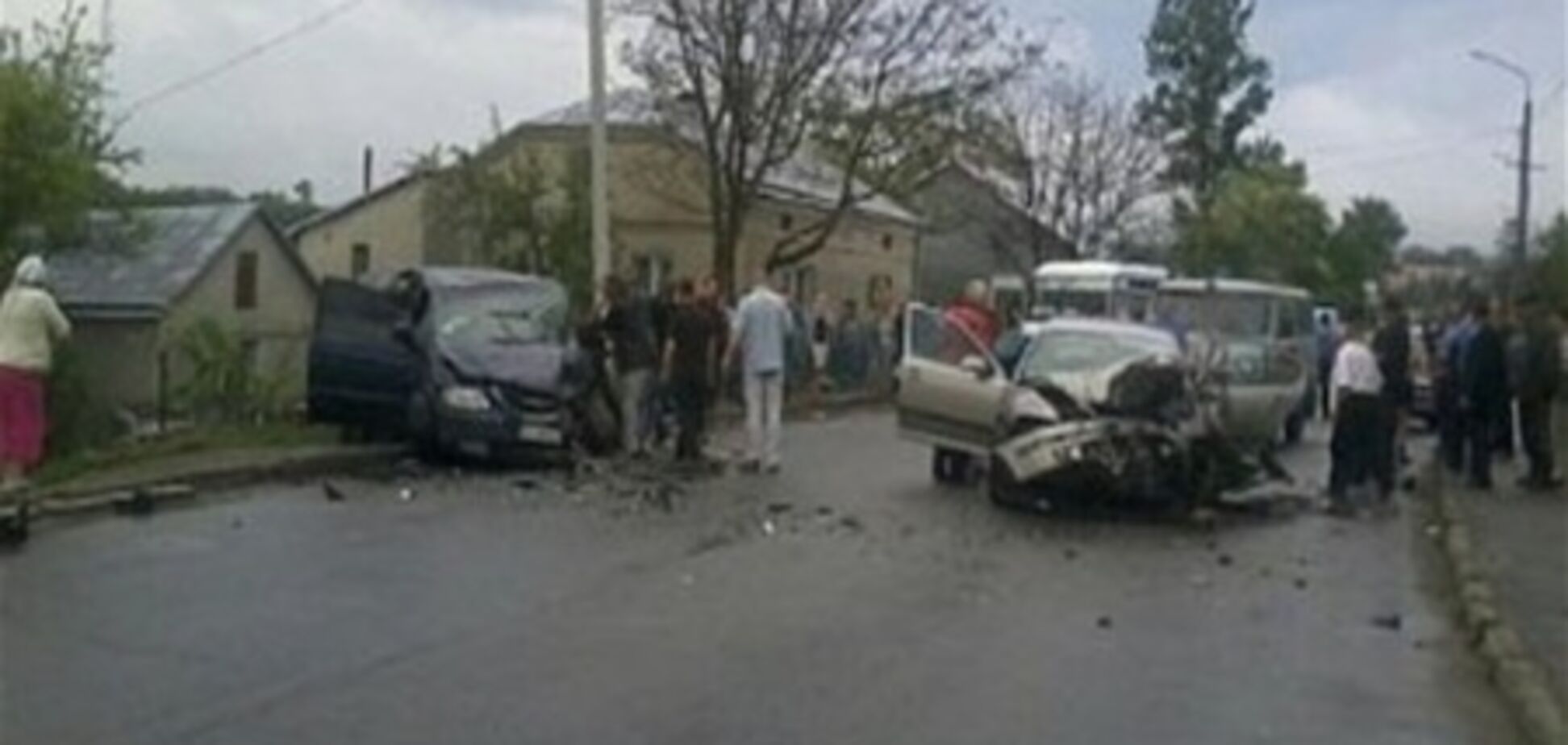 Аварія під Львовом: загинула дитина, шість осіб постраждало