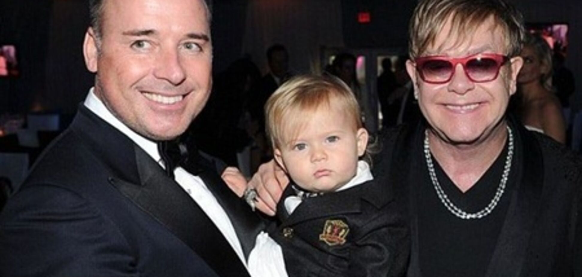 Элтон Джон вскоре станет 'мамой'