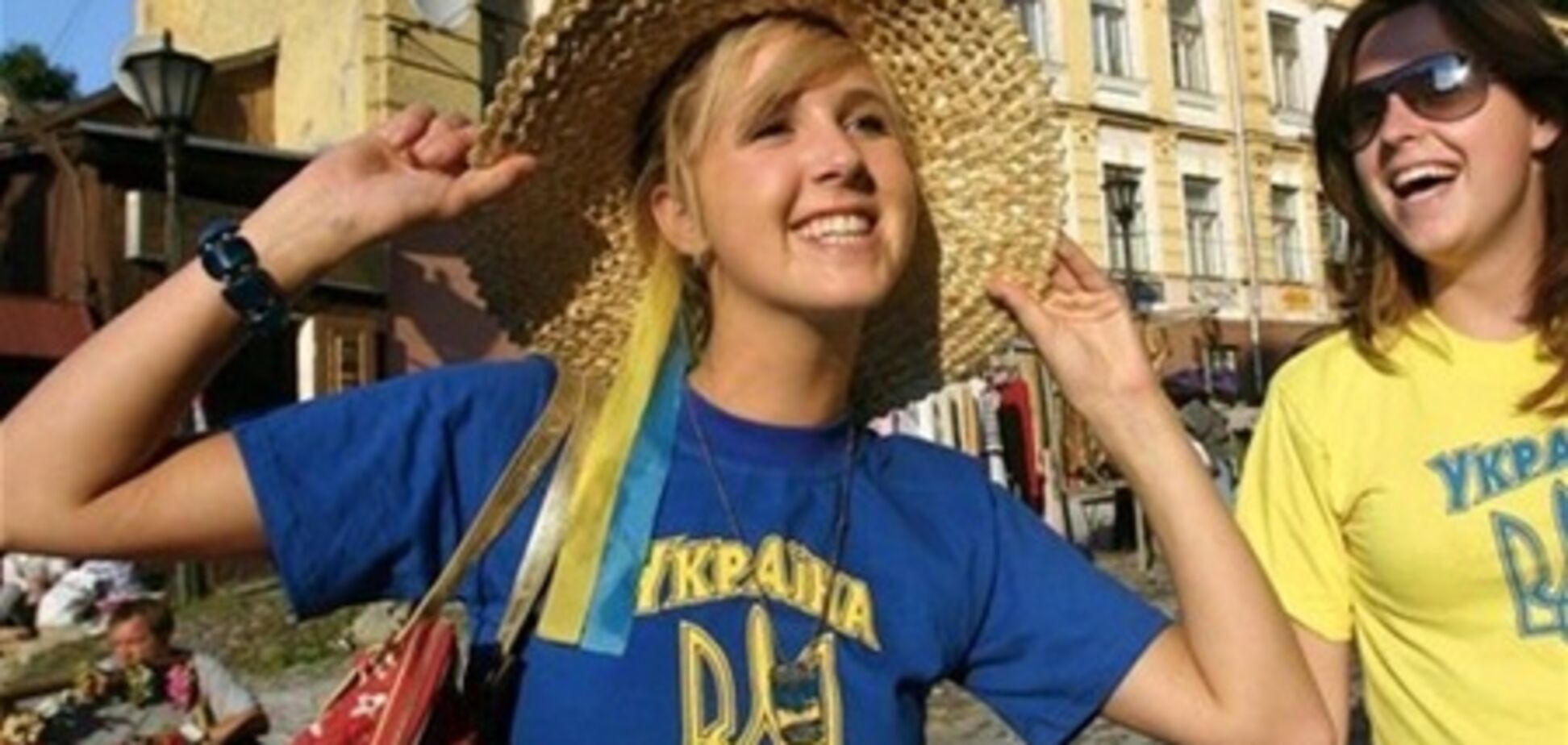 Украинцы хотят покинуть страну на время проведения Евро-2012