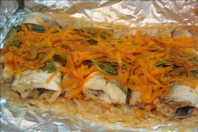 Запеченная рыба с морковью