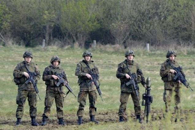 В Германии хотят увеличить число женщин в армии