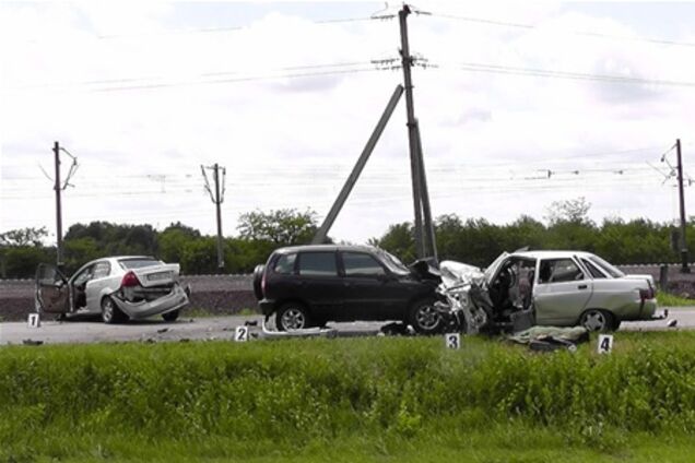 Ситуация на дорогах за 10 июня: 102 ДТП, 13 погибших 