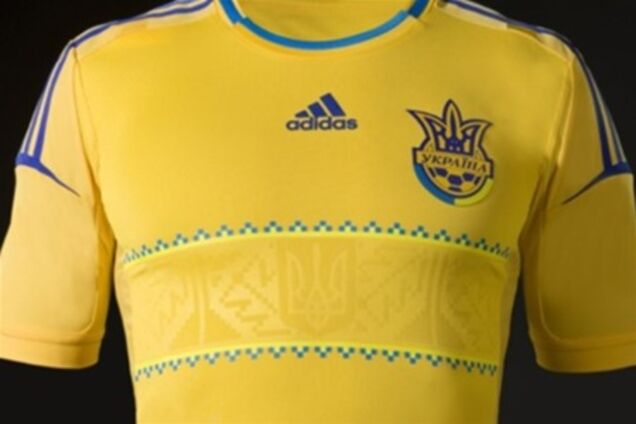 Футболки сборной Украины - самым преданным болельщикам