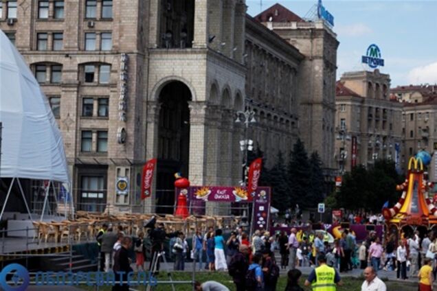 Фан-зона Киева будет работать до двух ночи