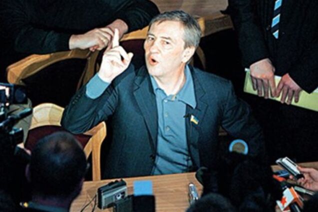 Черновецький зберігав у своєму кабінеті 30 картин