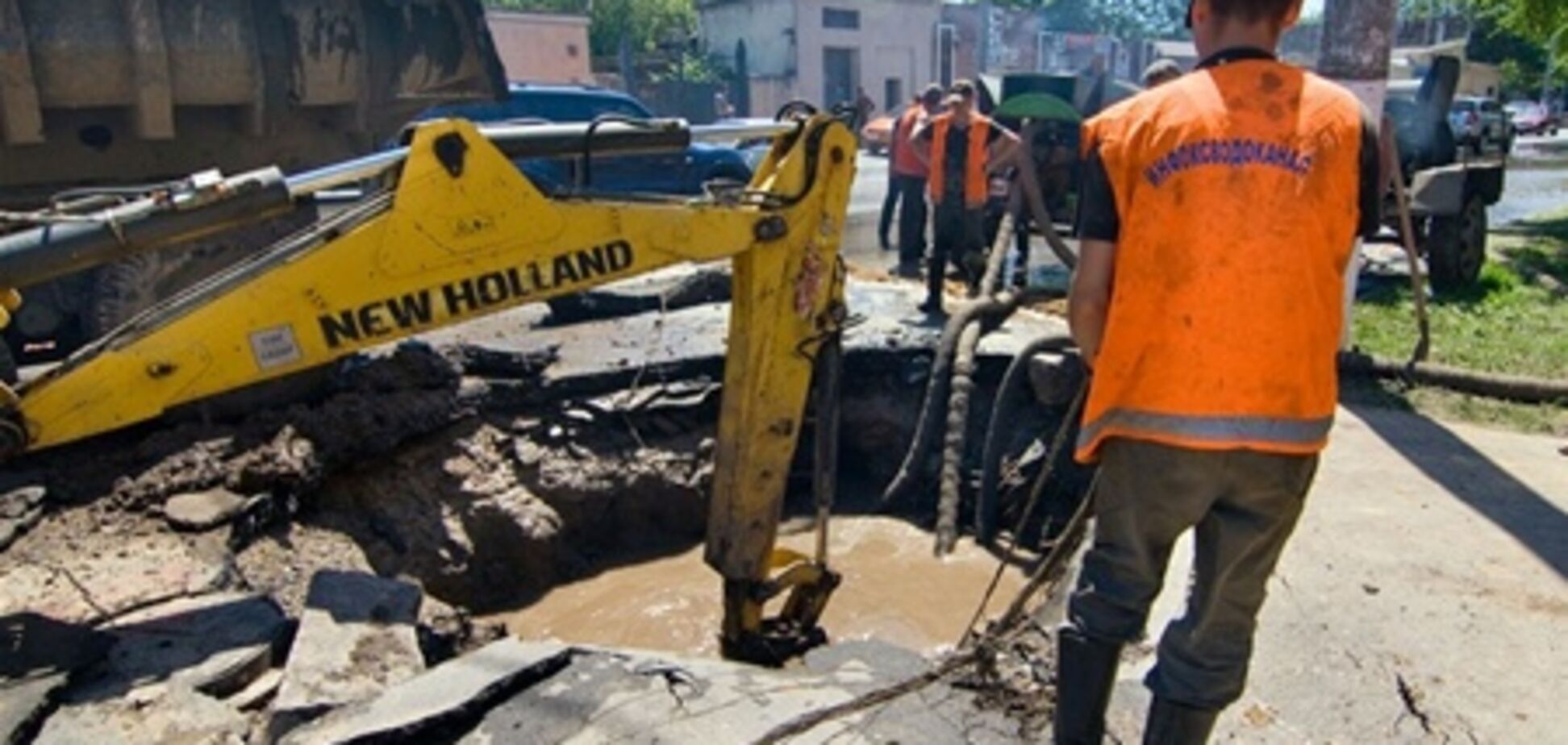 У центрі Одеси прорвало водопровід