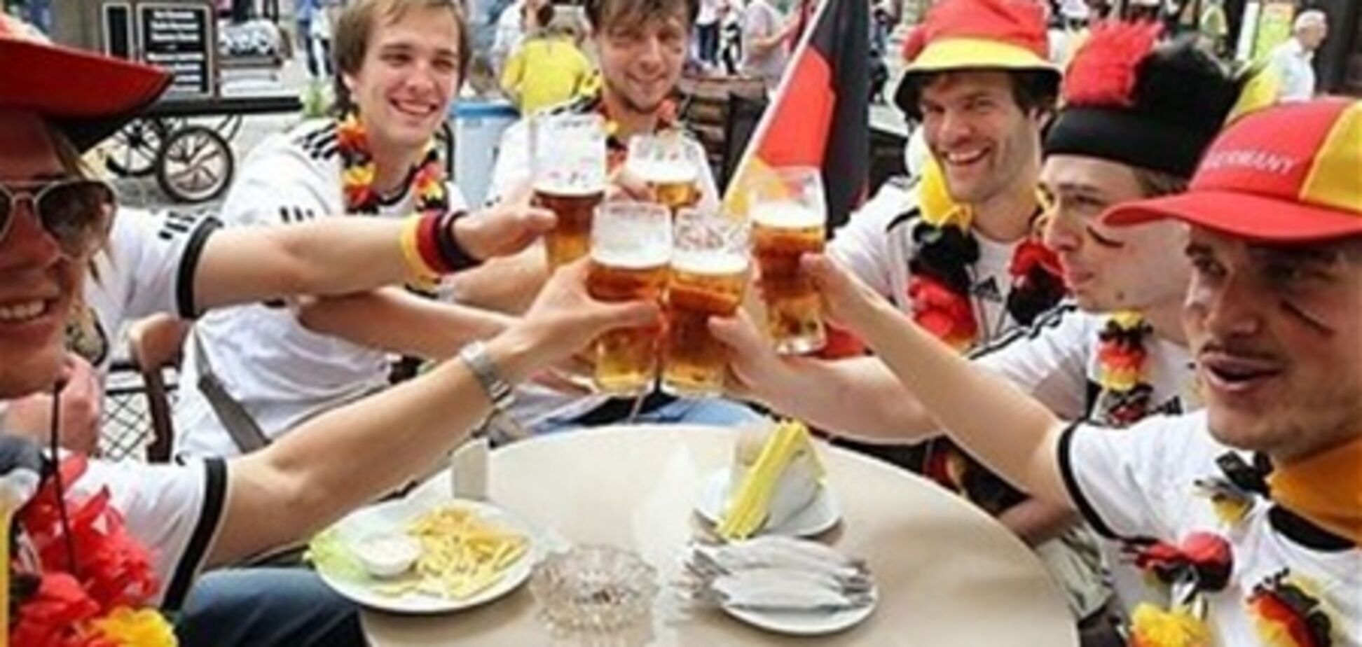 Фанатів з Німеччини оштрафували на 600 грн за 'гучні пісні'