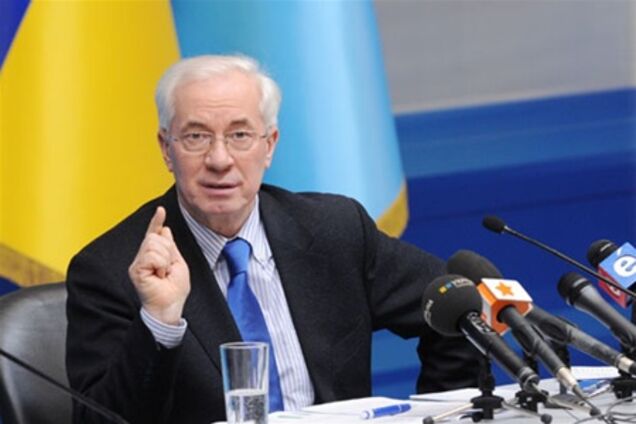 Азаров выиграл бутылку пива