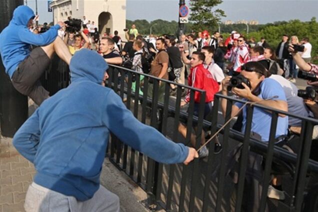 Посол Польши: в беспорядках виноваты 'польские псевдоболельщики'