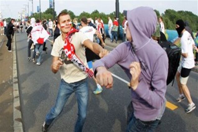 Стычка болельщиков в Варшаве: задержаны почти 140 человек