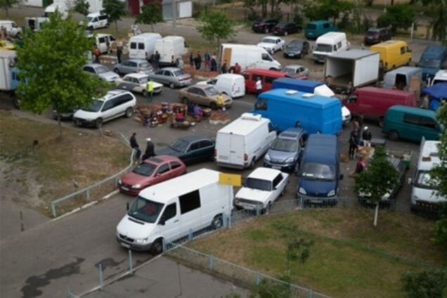 На киевском стихийном рынке побили женщину