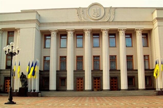 Пятипроцентный барьер в Раду преодолевают 4 партии - соцопрос