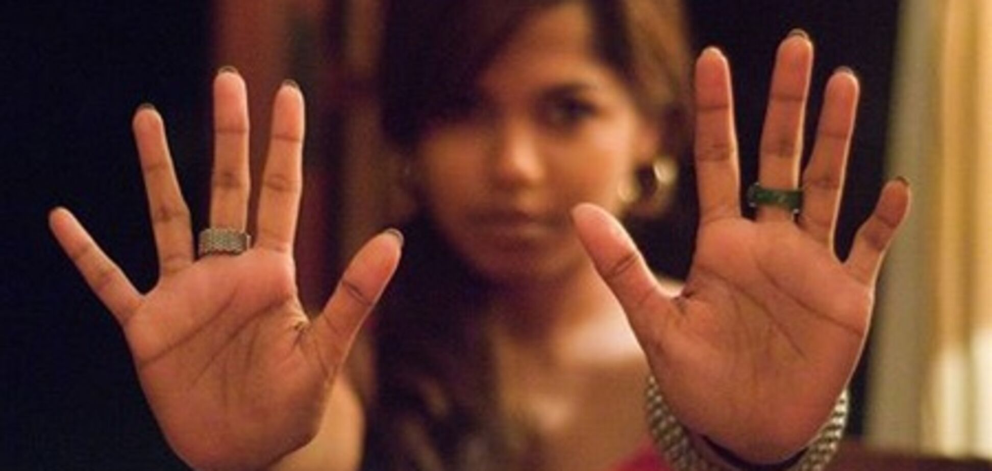 Гадание по линиям руки: как распознать обман