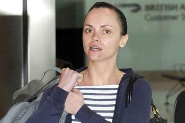 Кристина Риччи любит давить прыщи? Фото