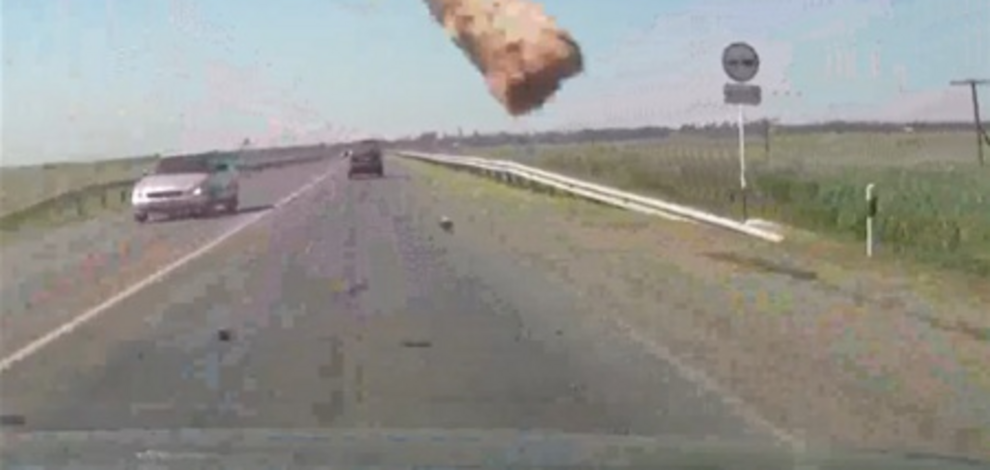 Шокирующее видео: из КамАЗа вылетел кирпич и убил пассажирку