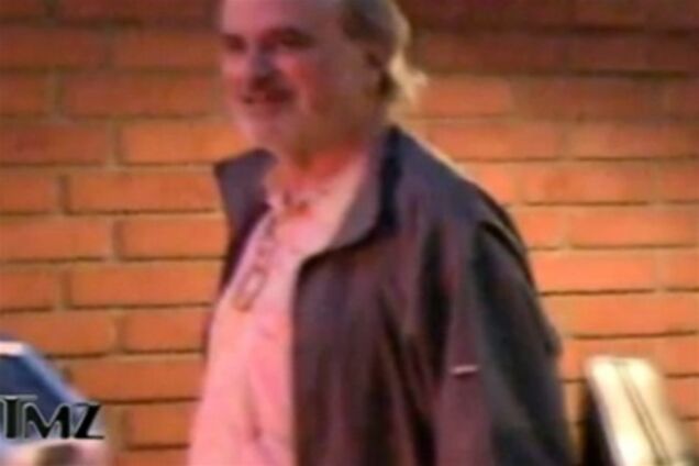 Таблоид поймал на камеру скрывающегося Терренса Малика