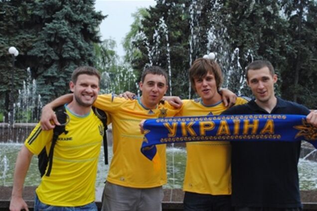 Донецьк став жовто-синім. Фото