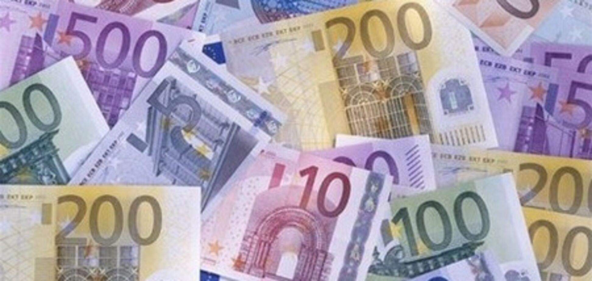 Наличный евро подорожал на 6 копеек