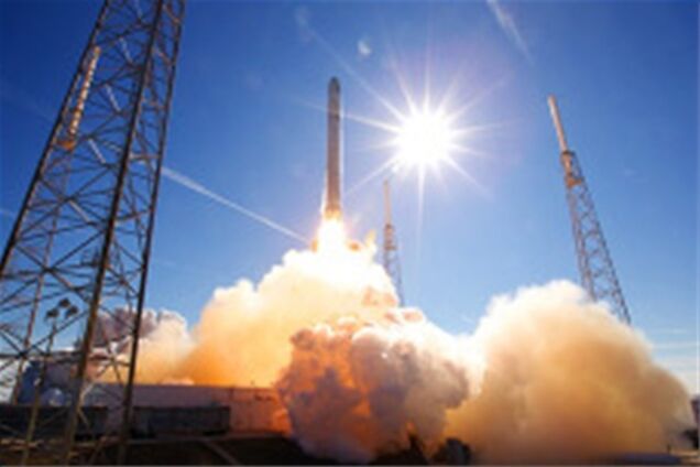 Китай відправив у космос першу жінку