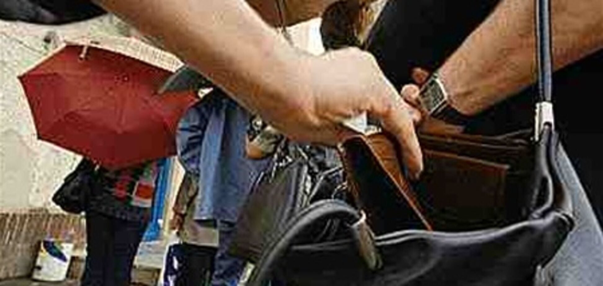 Во львовской фан-зоне поймали карманников