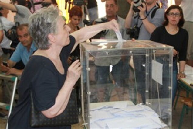 Правоцентристы лидируют на выборах в Греции