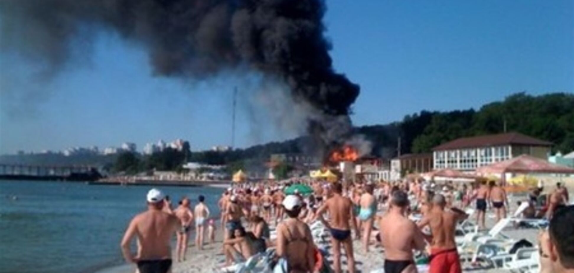 В Одессе сгорело кафе на пляже