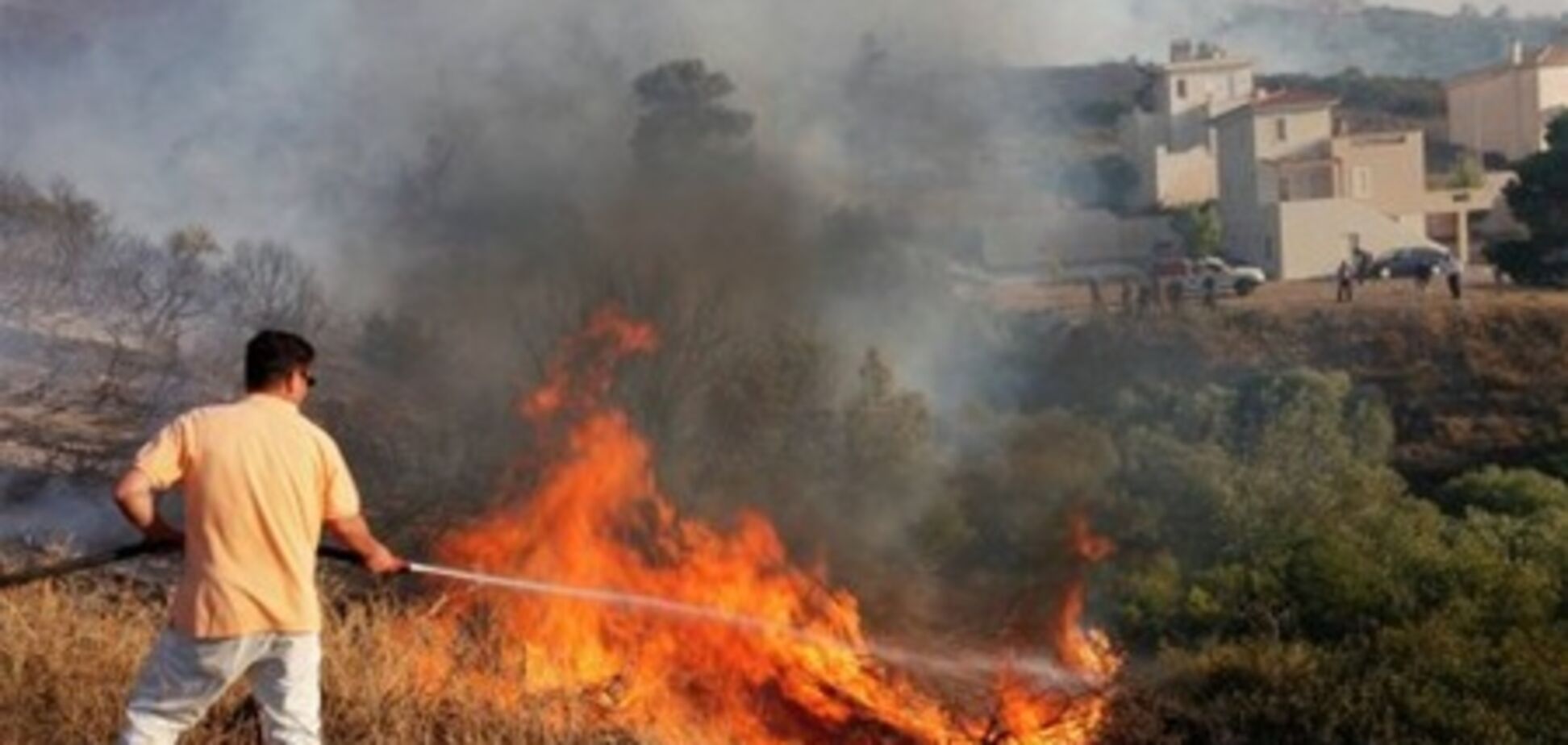 Близ Афин бушуют лесные пожары