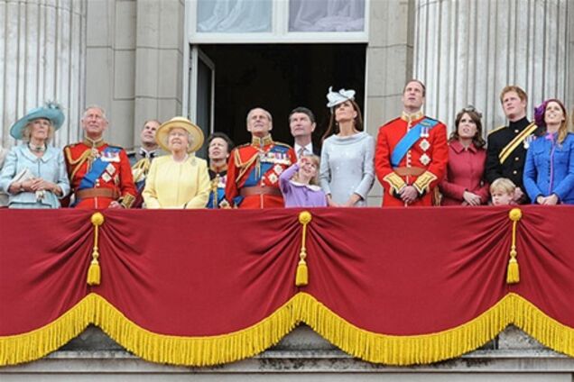 Королевская рать порадовала Елизавету II парадом. Фото