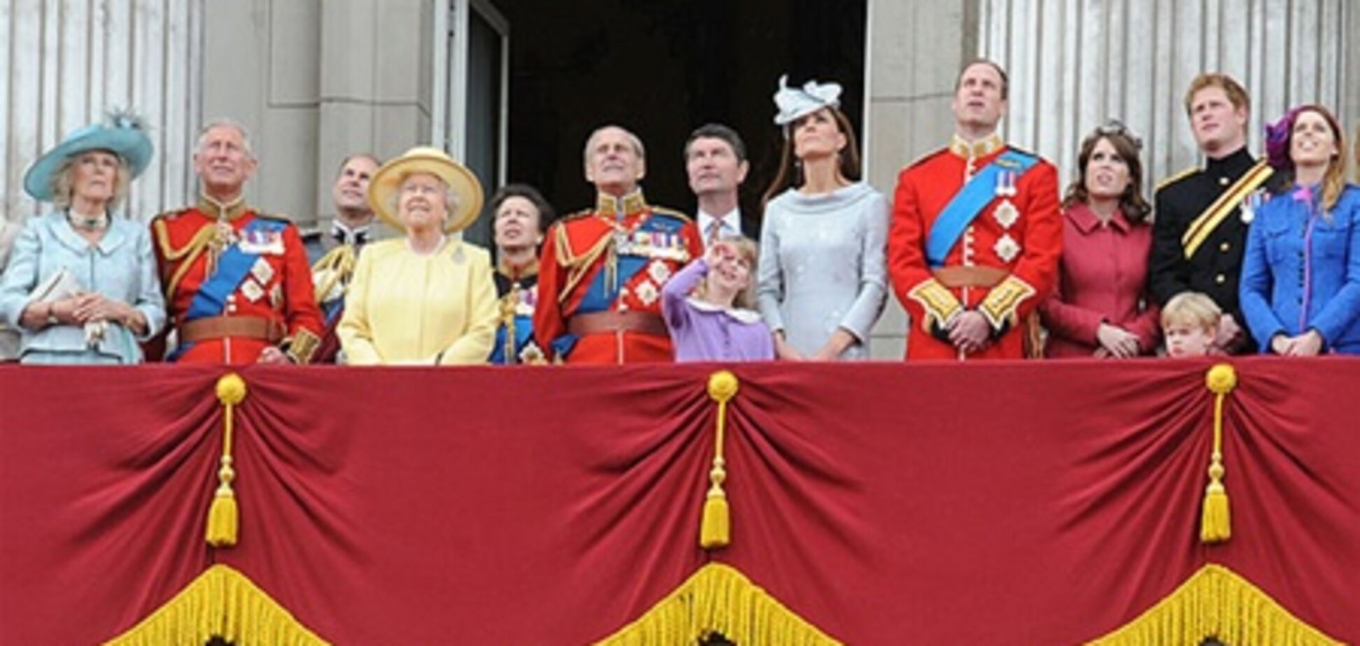 Королевская рать порадовала Елизавету II парадом. Фото