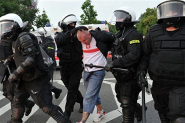 В ходе Евро-2012 в Польше задержали более 500 человек