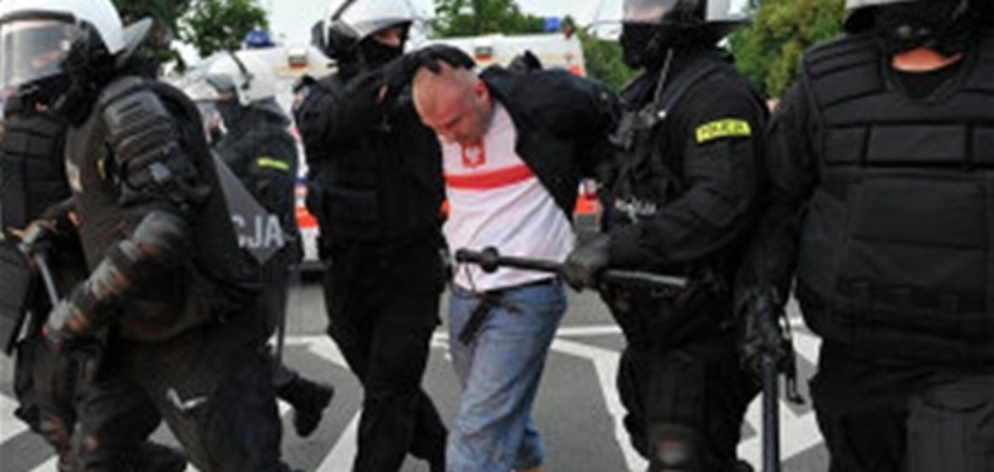 В ходе Евро-2012 в Польше задержали более 500 человек