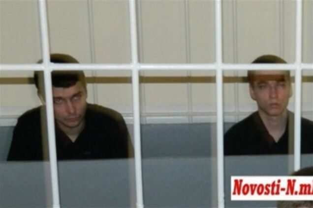 Підсудні у справі Оксани Макар побилися в залі суду