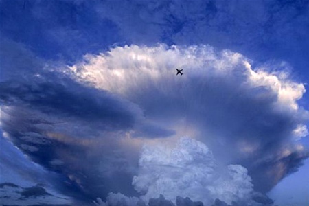 Огромное облако напугало жителей Китая