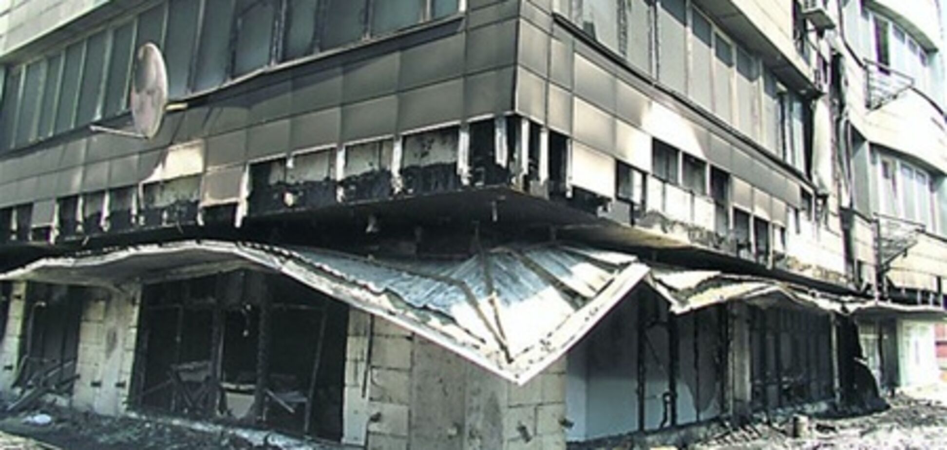 26-этажка на Шулявке горела из-за окурка – версия МЧС. Видео 