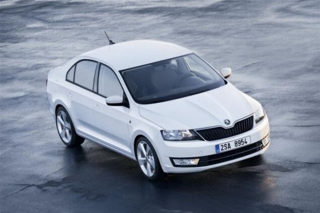 У Skoda Fabia и Octavia появился 'средний брат' – лифтбек Rapid. Фото