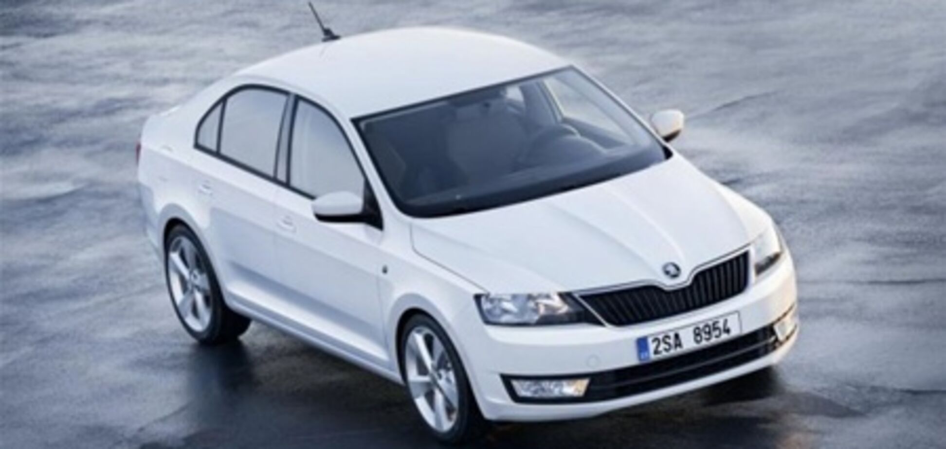 У Skoda Fabia и Octavia появился 'средний брат' – лифтбек Rapid. Фото