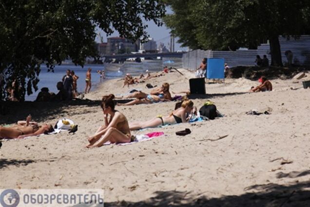 Попов объяснил, почему открыли не все пляжи 