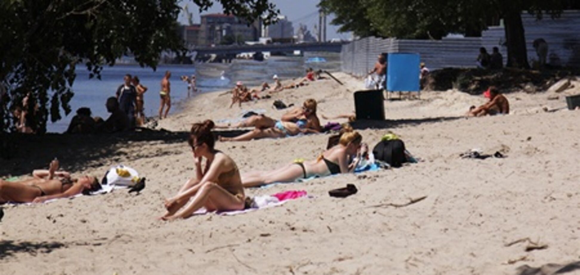 Попов объяснил, почему открыли не все пляжи