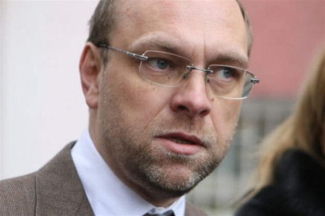 Власенко хочет, чтобы Кузьмин 'заткнулся'