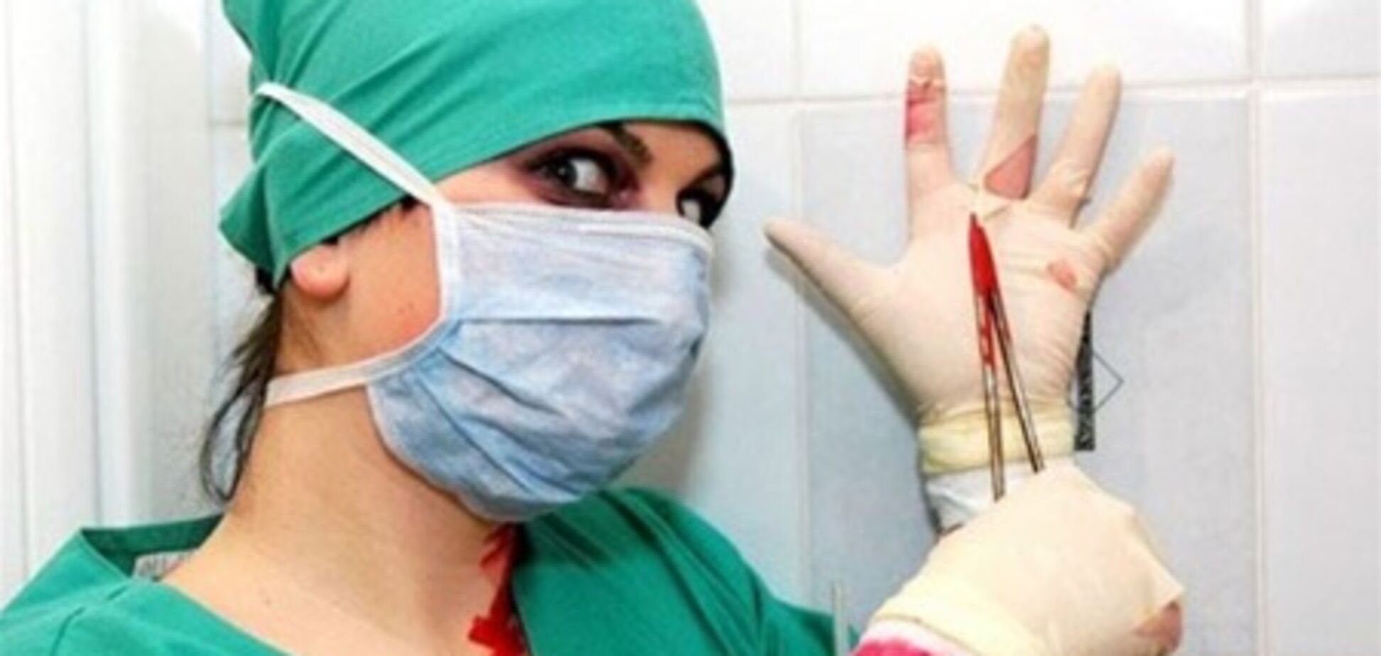 Хирург случайно вырезал пациентке головку бедренной кости