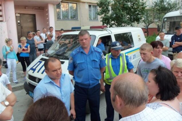 Жители Тернополя отбили у ГАИ своего соседа. Фото