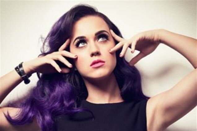 Перри изображает задумчивость для The Hollywood Reporter. Фото