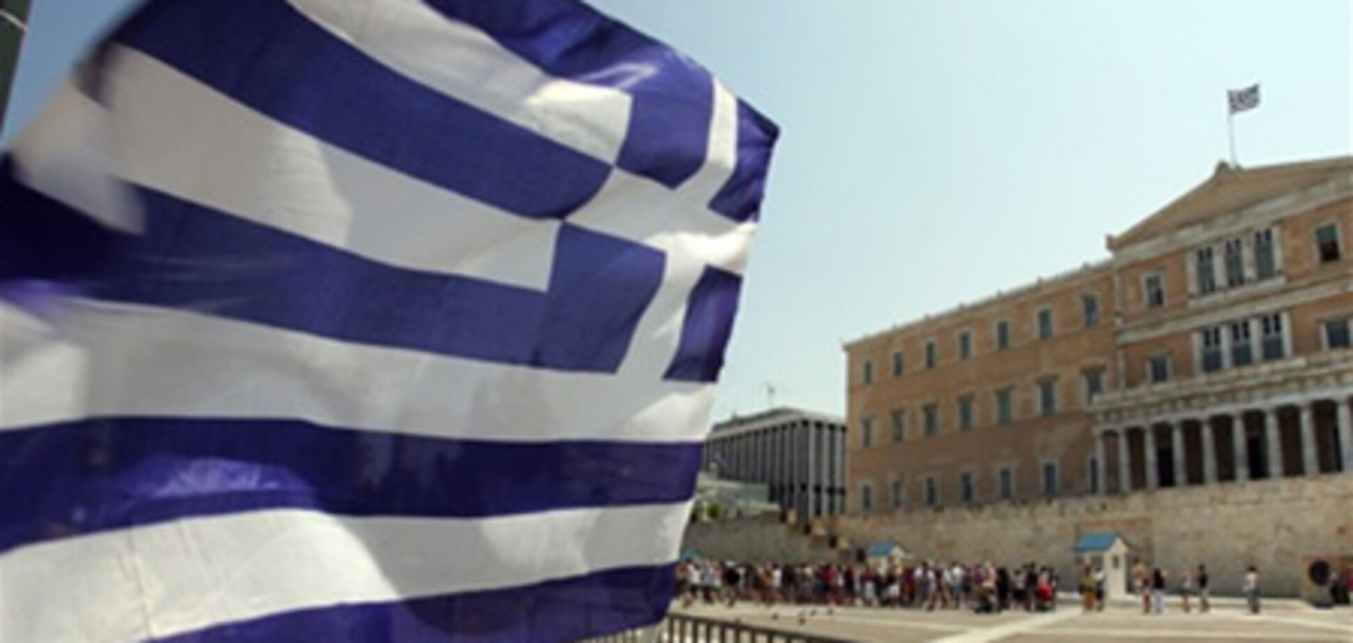 Премьер Греции на 30% сократил зарплату членов кабмина