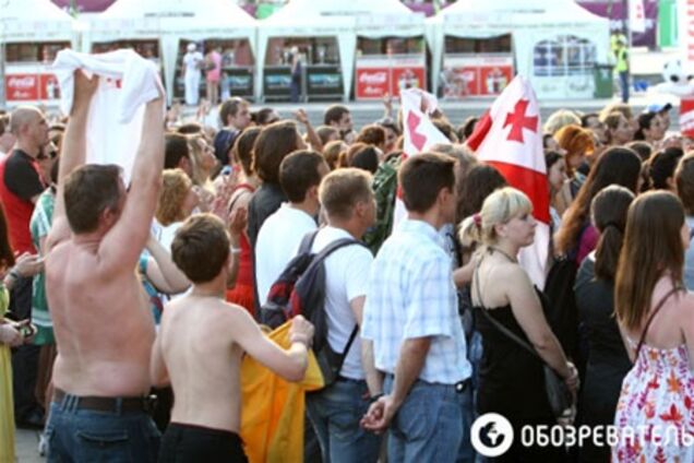 Внематчевая жизнь: как живет столичная фан-зона без футбола?