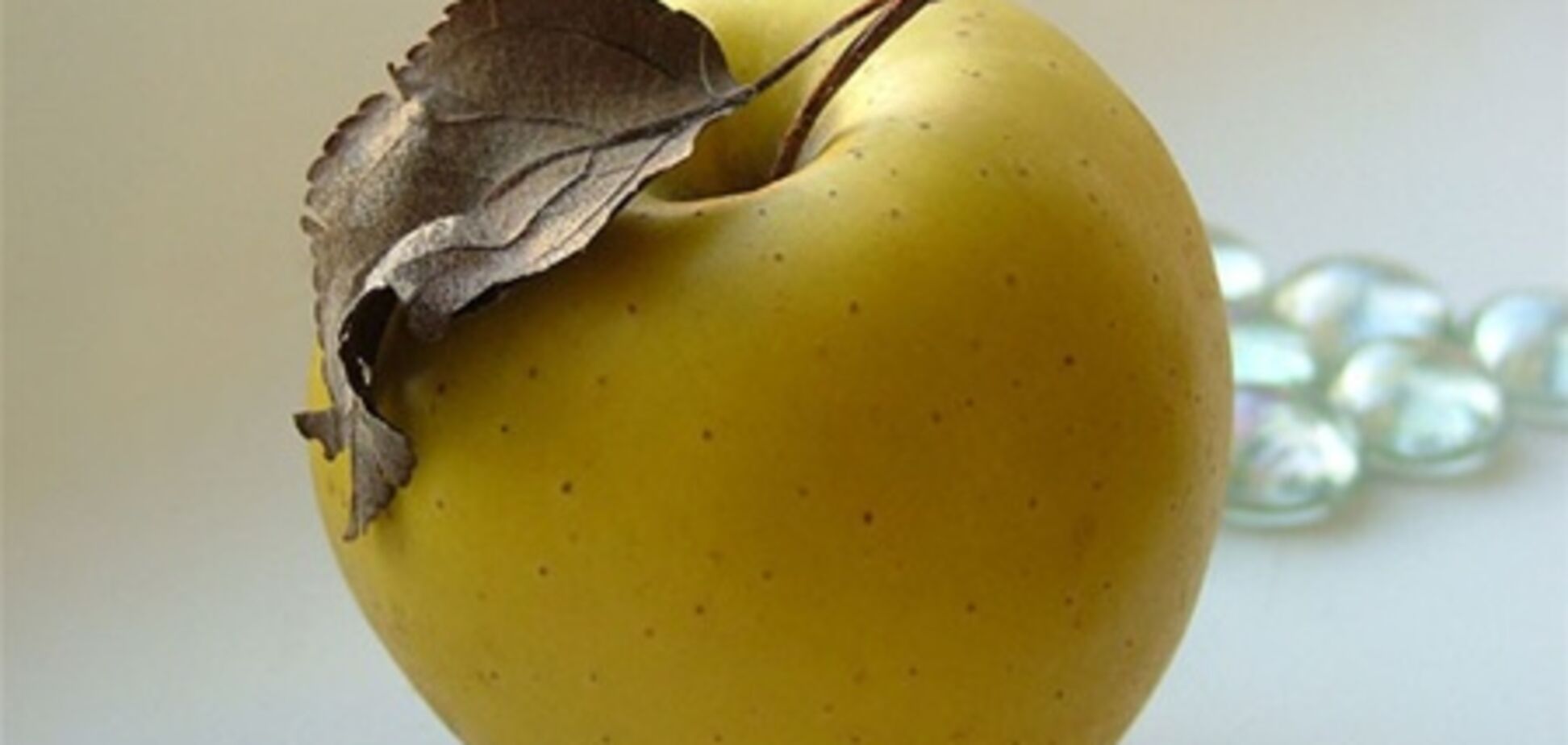 Кожура яблок помогает худеть - ученые