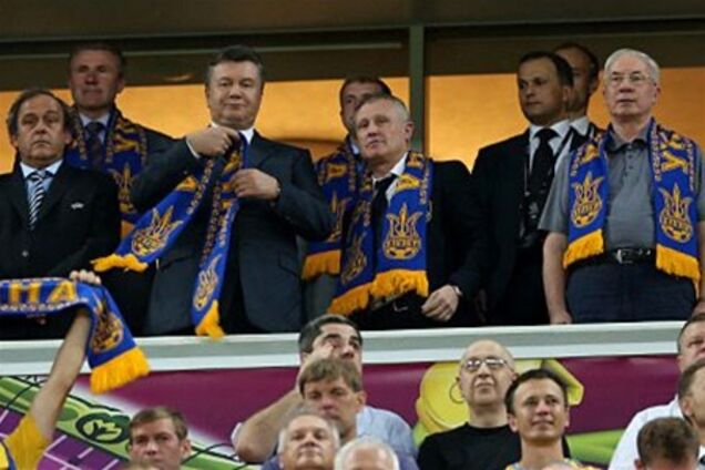 Азаров: я даже с трибуны увидел, что мяч пересек линию ворот