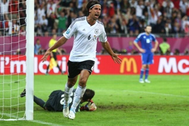 Германия растоптала Грецию на пути к полуфиналу