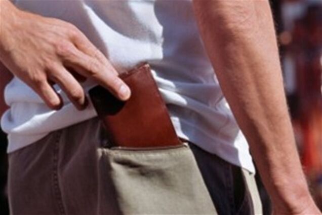 В Киеве задержали вора, укравшего бумажник у австрийского болельщика