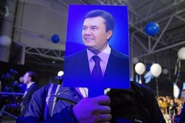 На Тернопольщине запретили портреты политиков в школах